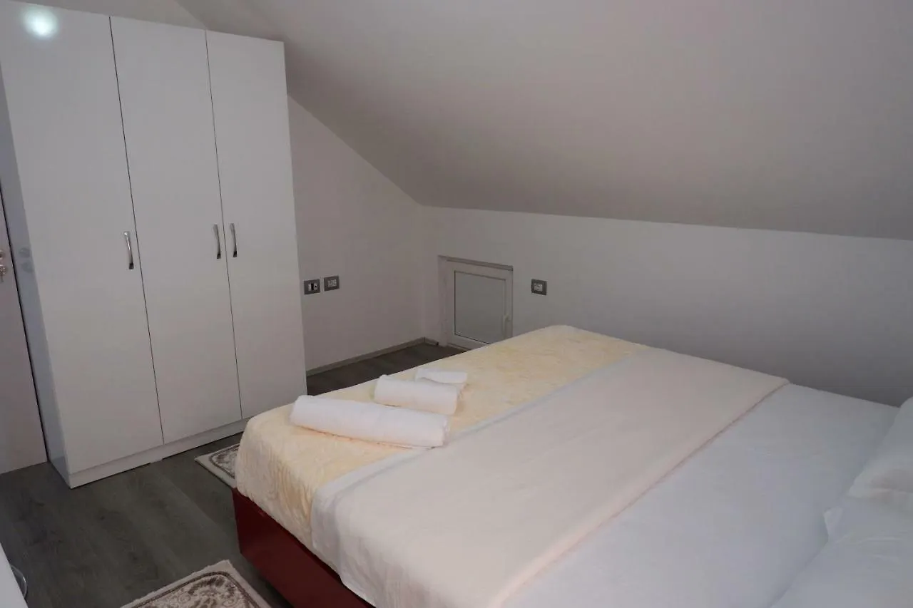 Hotel Kings Apartments Bajram Curri