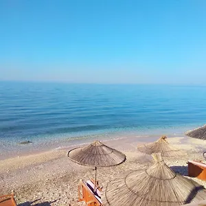 Appartement Pano, Qeparo