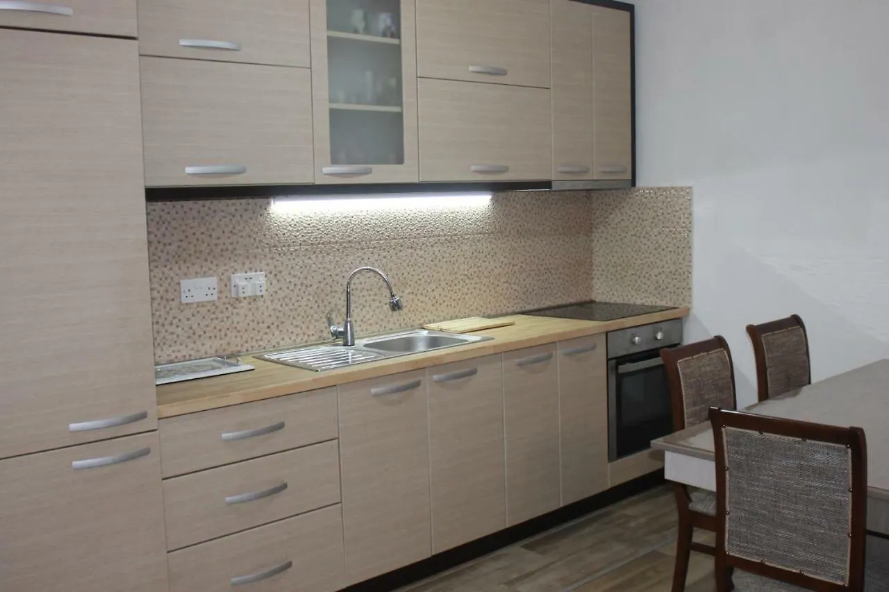Hotel Kings Apartments Bajram Curri
