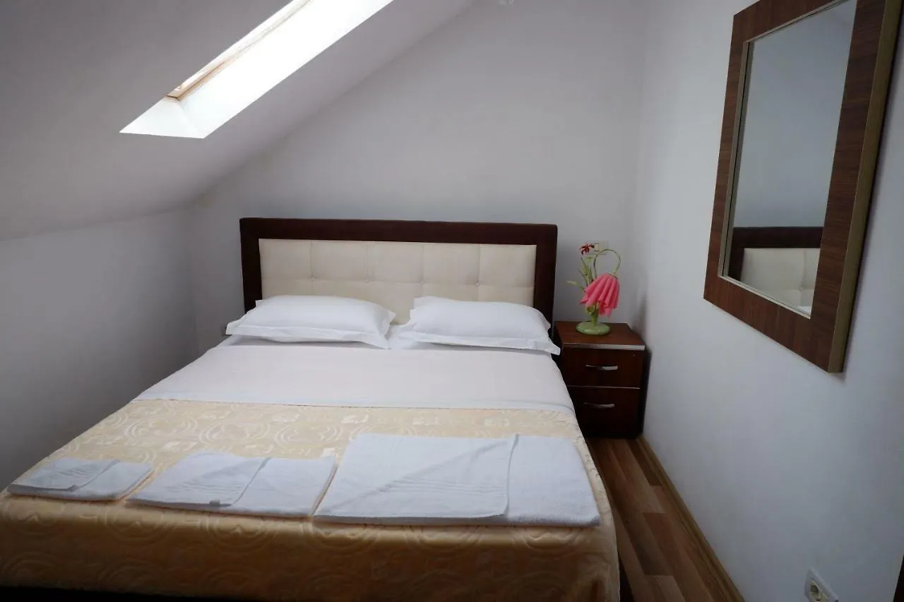 Hotel Kings Apartments Bajram Curri